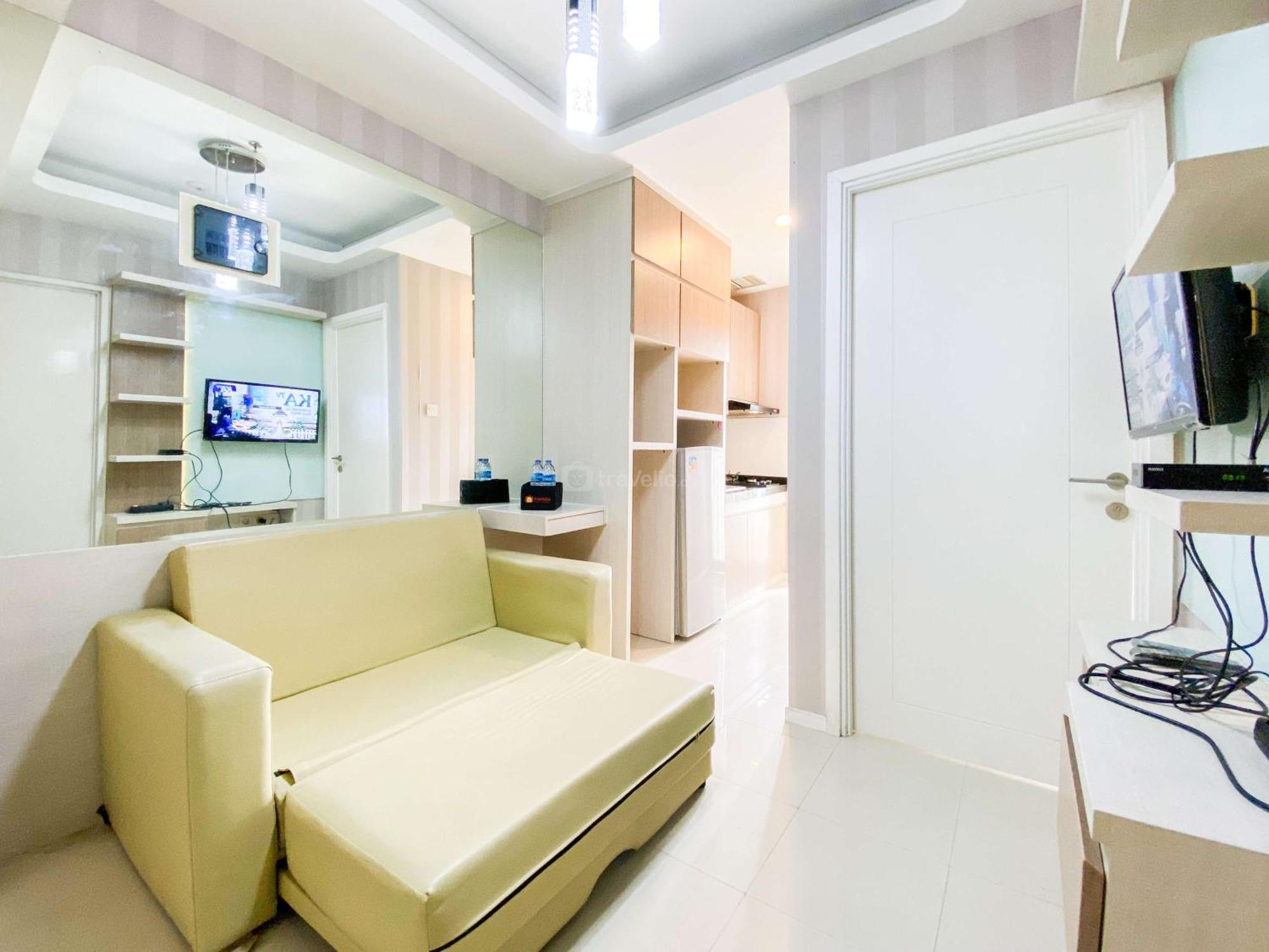 Homey With 1br At Parahyangan By Travelio * Bandung