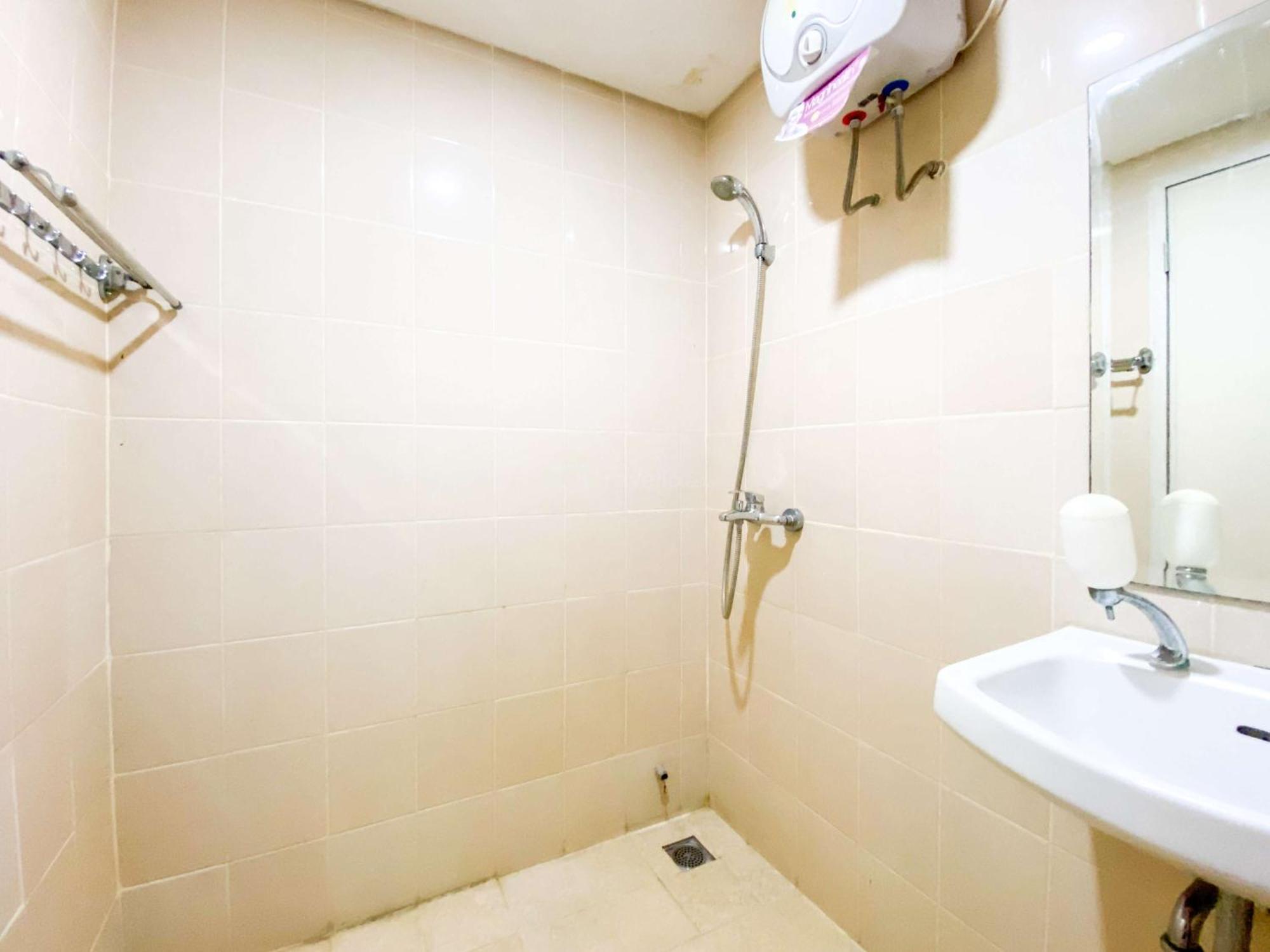 Homey With 1br At Parahyangan By Travelio Apartemen Bandung