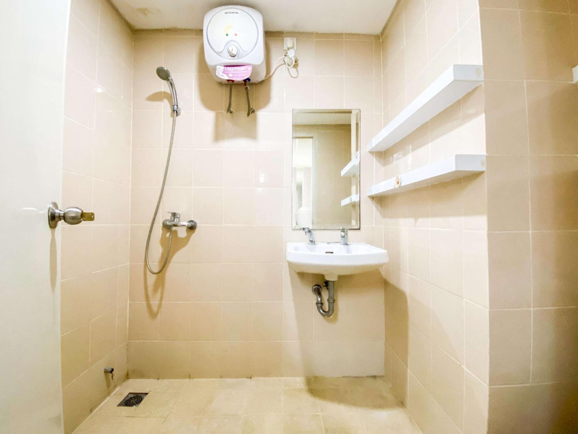 Homey With 1br At Parahyangan By Travelio * Bandung