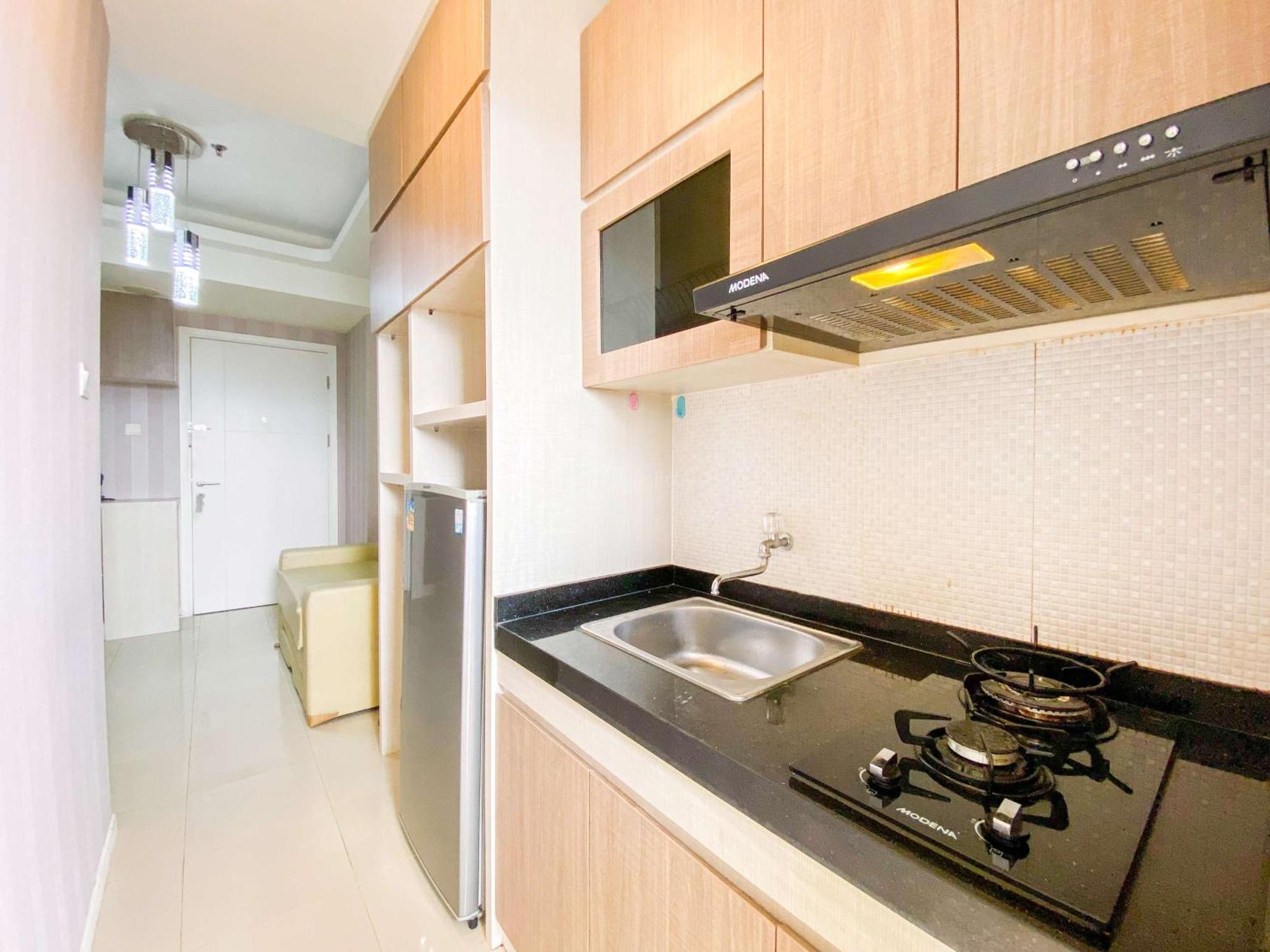 Homey With 1br At Parahyangan By Travelio Apartemen Bandung