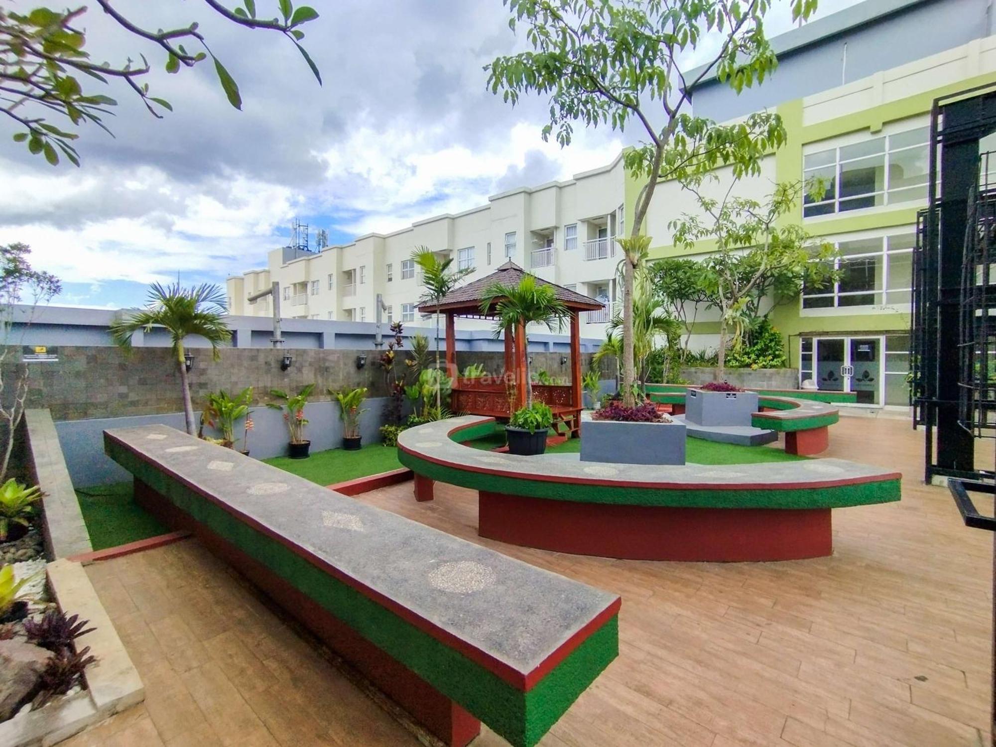 Apartemen Homey With 1br At Parahyangan By Travelio Bandung